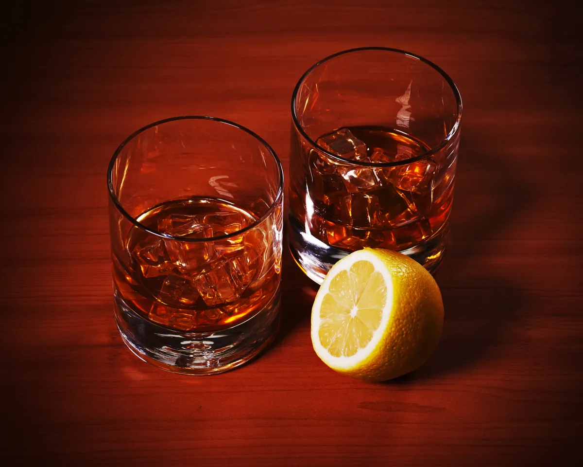 落ち着いた夜を彩るグラスドリンク
